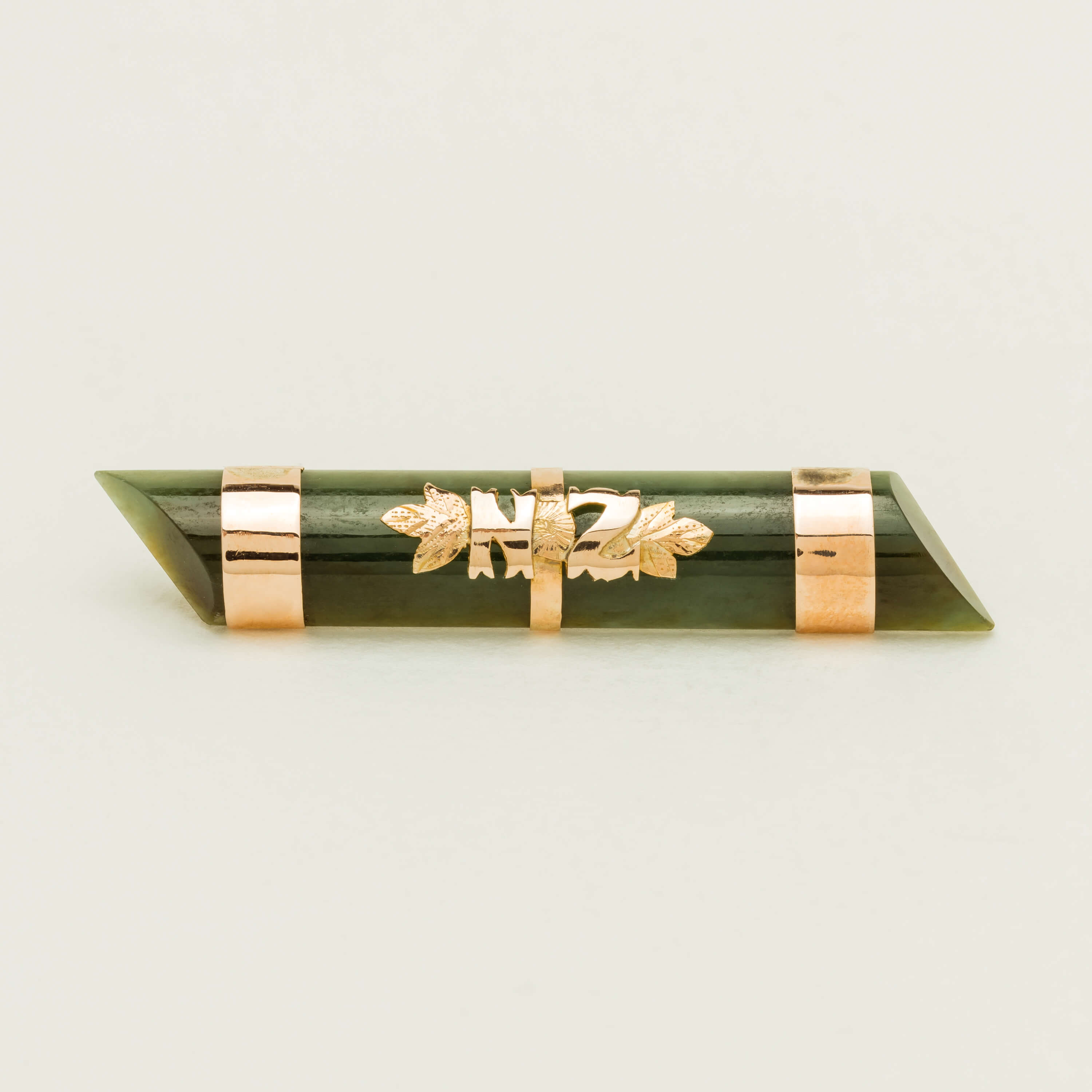 Vintage 9ct Rose Gold NZ Greenstone Bar Brooch - W&H – Walker & Hall