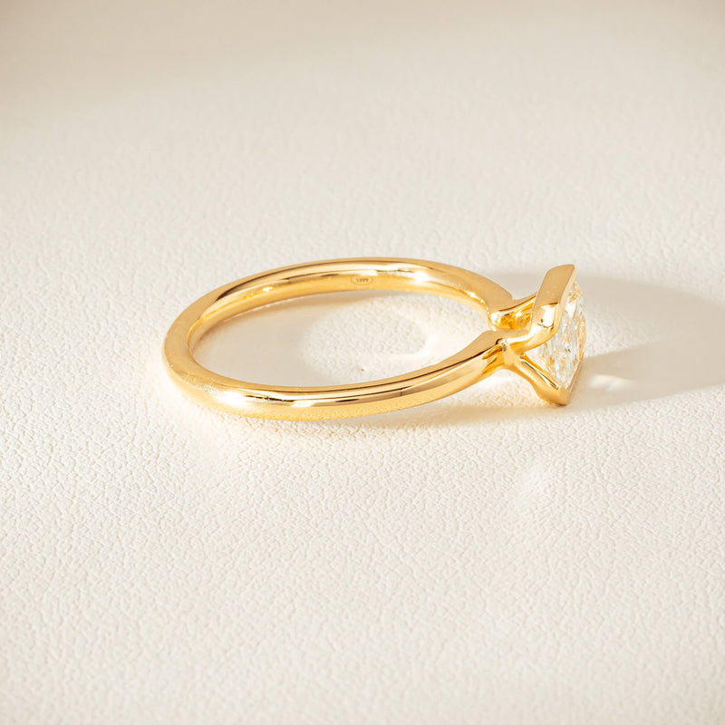 18ct Yellow Gold 1.00ct Radiant-Cut Diamond Elle Ring - Ring - Walker & Hall