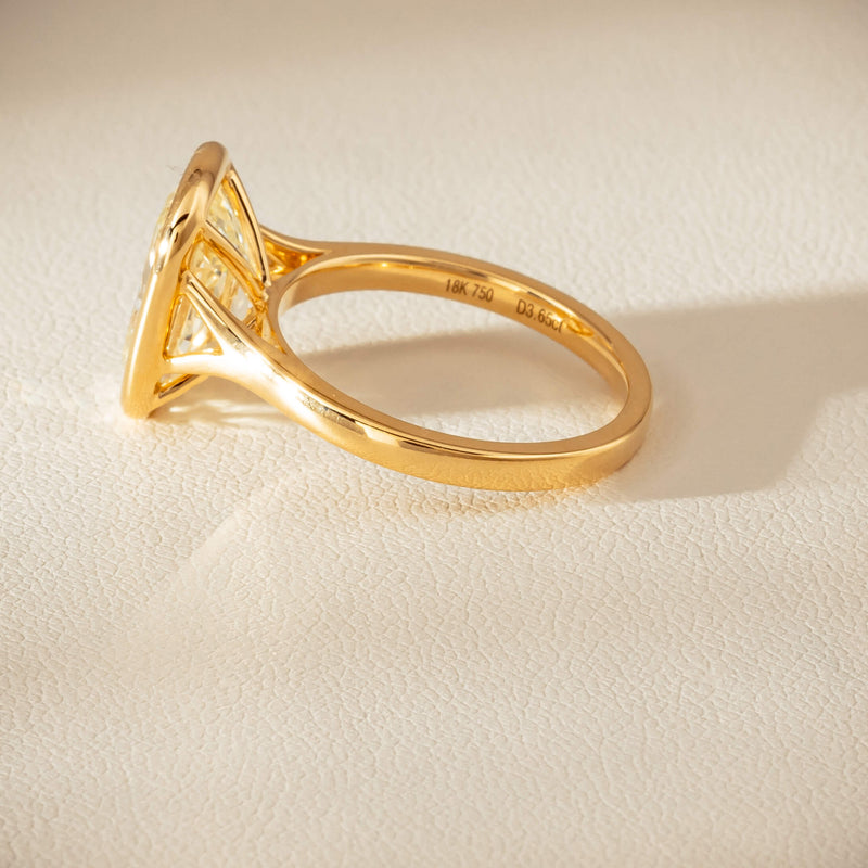 18ct Yellow Gold 3.65ct Antique-Style Cushion Diamond Ring - Ring - Walker & Hall