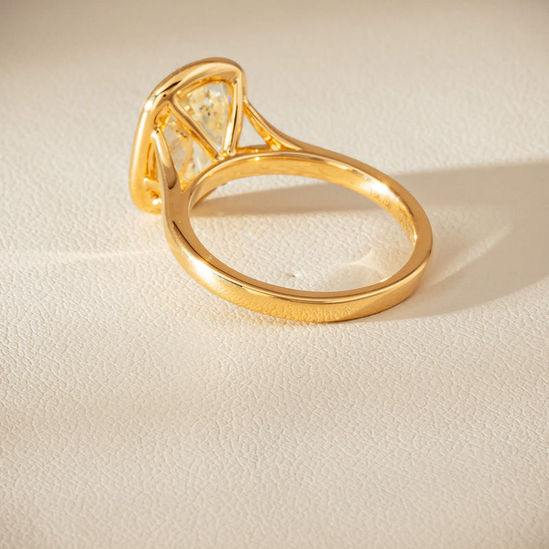 18ct Yellow Gold 3.65ct Antique-Style Cushion Diamond Ring - Ring - Walker & Hall