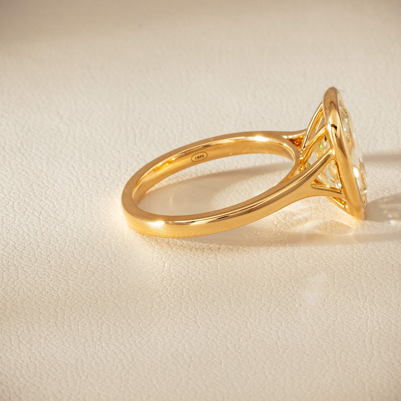 18ct Yellow Gold 3.65ct Antique-Style Cushion Diamond Ring - Ring - Walker & Hall