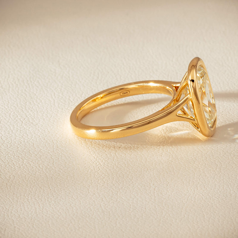 18ct Yellow Gold 3.65ct Antique-Style Cushion Diamond Ring - Ring - Walker & Hall