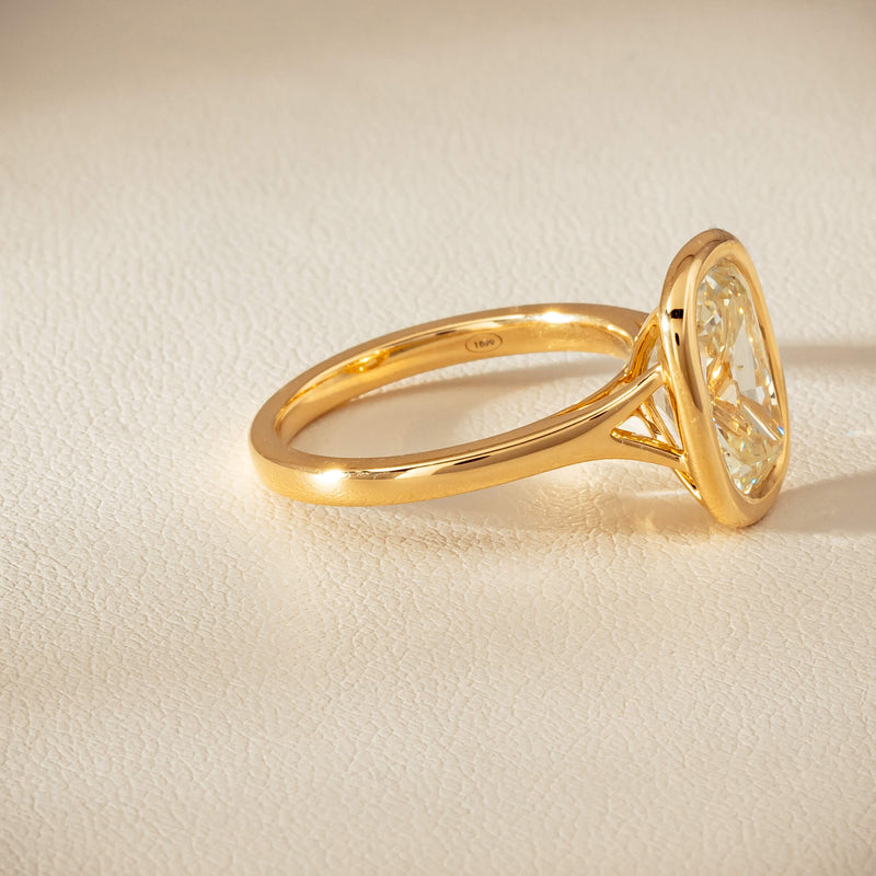 18ct Yellow Gold 3.65ct Antique-Style Cushion Diamond Ring - Ring - Walker & Hall