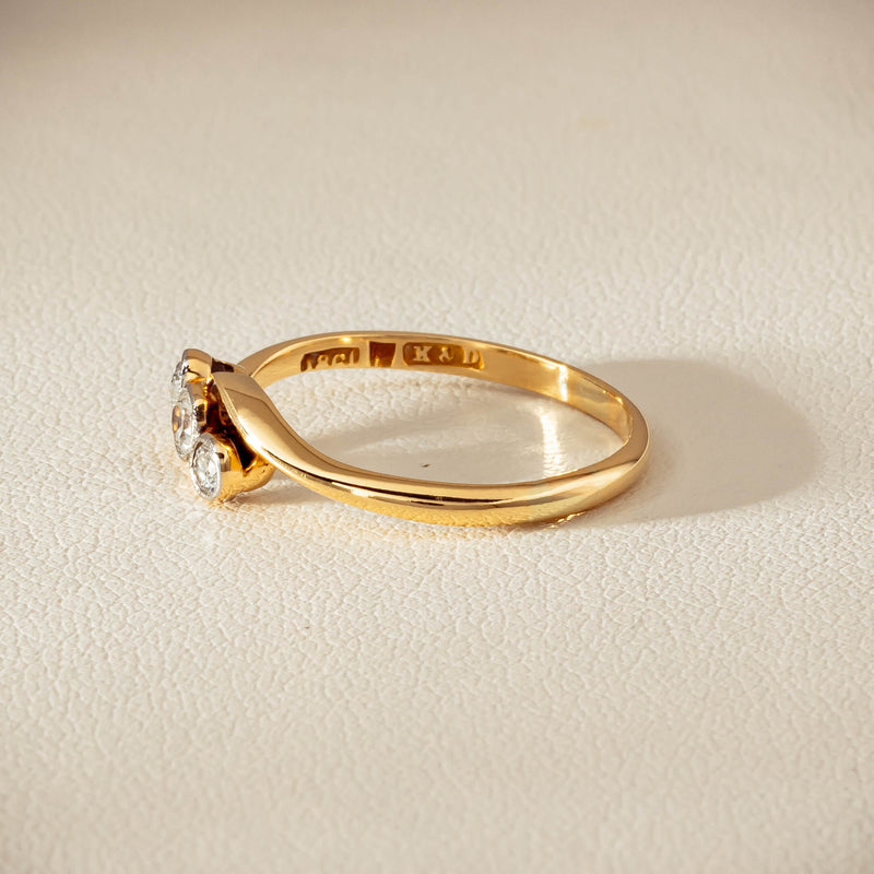 Vintage 18ct Yellow Gold .15ct Old-Cut Diamond Twist Ring