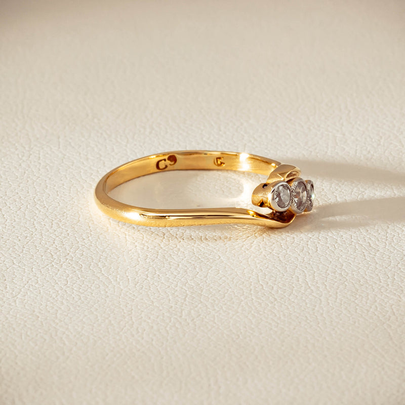 Vintage 18ct Yellow Gold .15ct Old-Cut Diamond Twist Ring