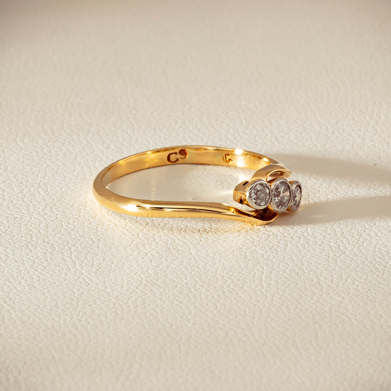 Vintage 18ct Yellow Gold .15ct Old-Cut Diamond Twist Ring