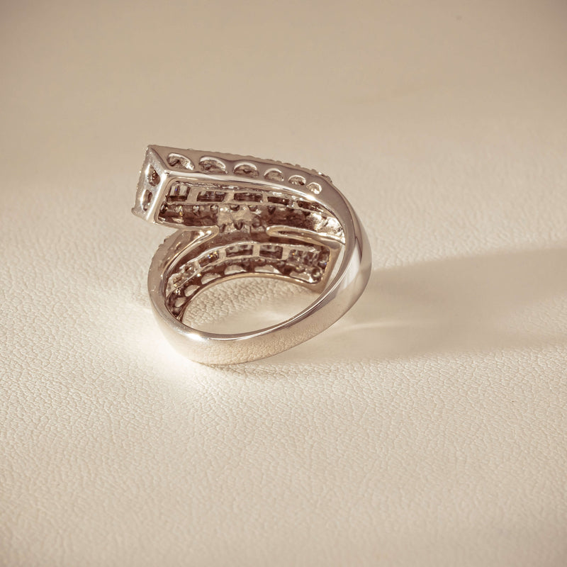 Deja Vu 18ct White Gold 1.80ct Diamond Crossover Ring