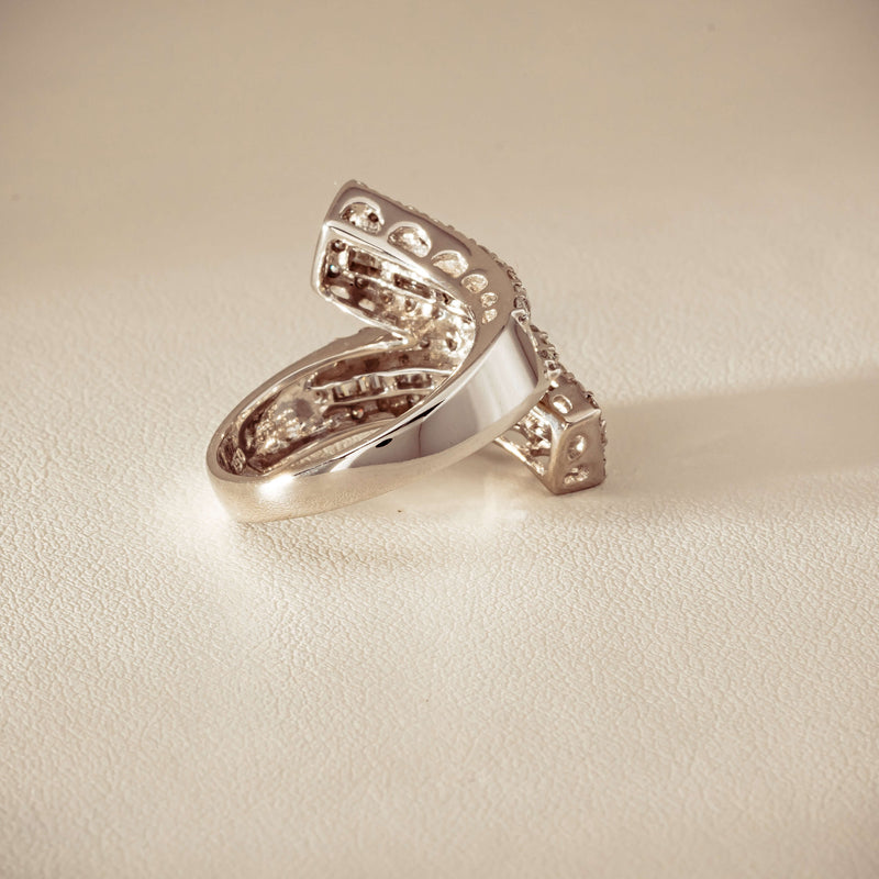 Deja Vu 18ct White Gold 1.80ct Diamond Crossover Ring