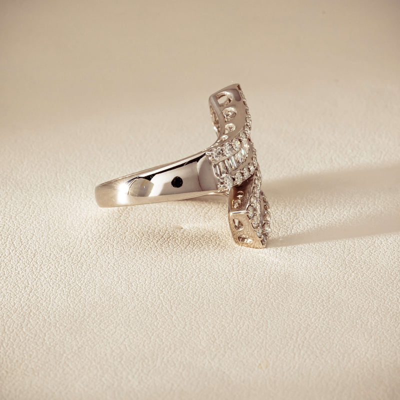 Deja Vu 18ct White Gold 1.80ct Diamond Crossover Ring