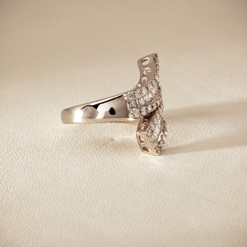 Deja Vu 18ct White Gold 1.80ct Diamond Crossover Ring