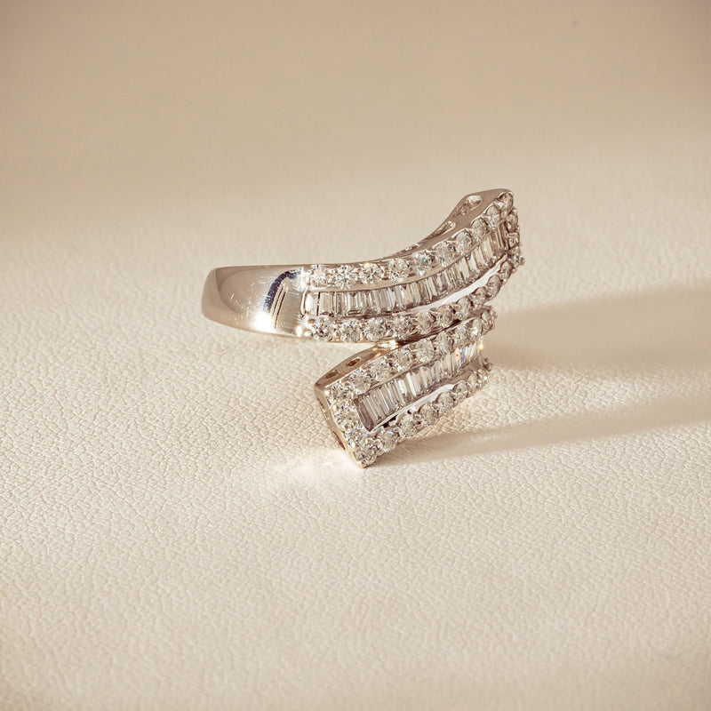 Deja Vu 18ct White Gold 1.80ct Diamond Crossover Ring