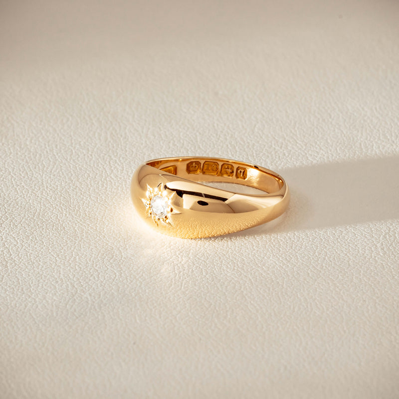 Vintage 18ct Yellow Gold .10ct Old-Cut Diamond Gypsy Ring