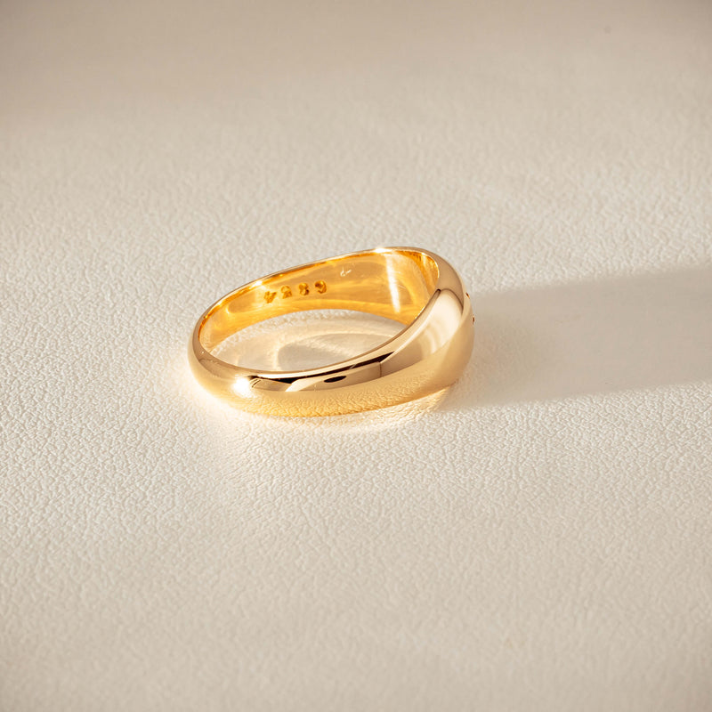 Vintage 18ct Yellow Gold .10ct Old-Cut Diamond Gypsy Ring