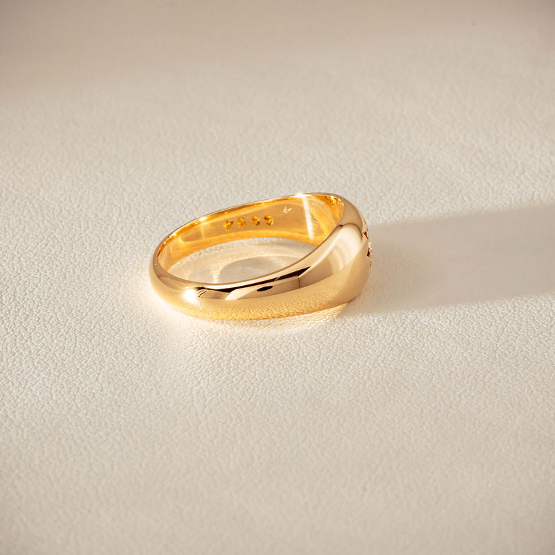 Vintage 18ct Yellow Gold .10ct Old-Cut Diamond Gypsy Ring