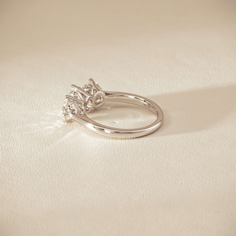 18ct White Gold 2.24ct Diamond Coronado Ring
