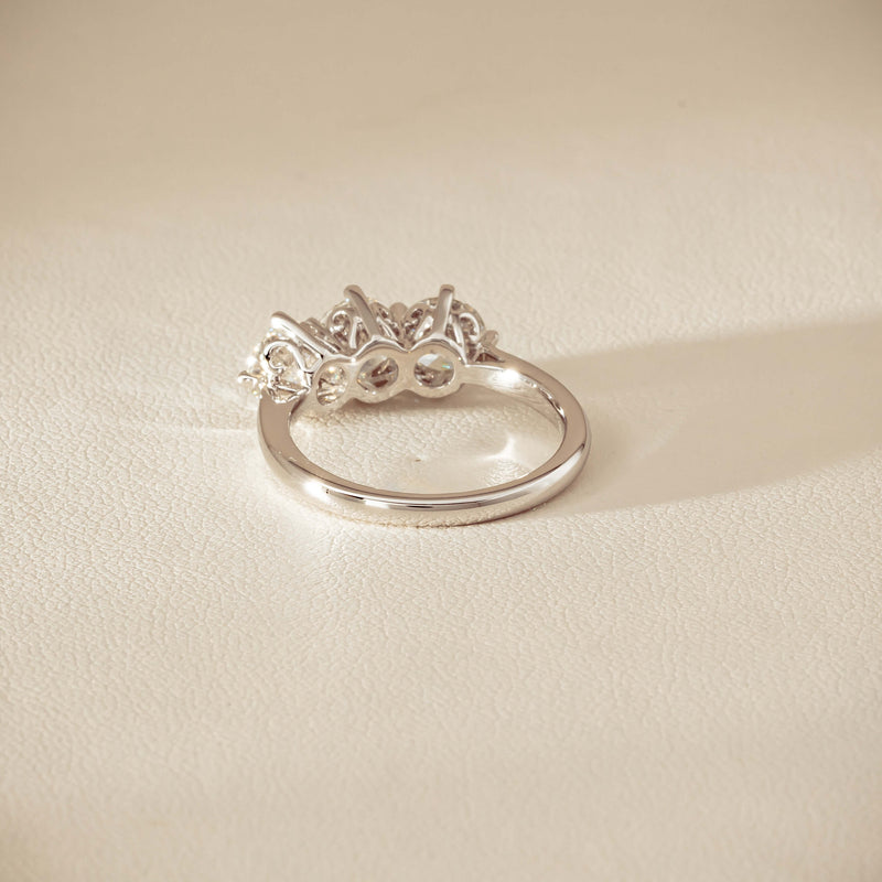 18ct White Gold 2.24ct Diamond Coronado Ring