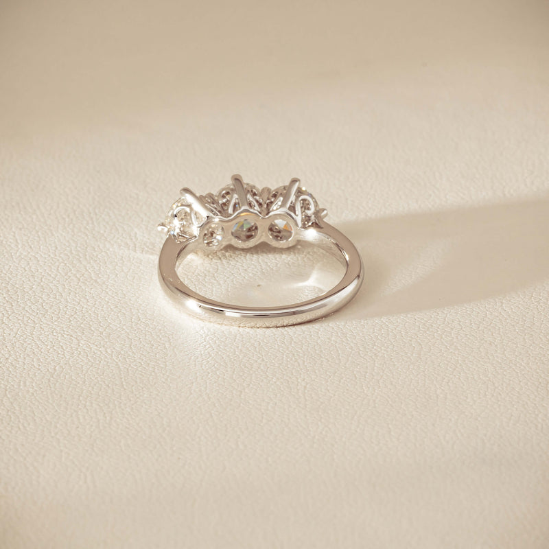 18ct White Gold 2.24ct Diamond Coronado Ring