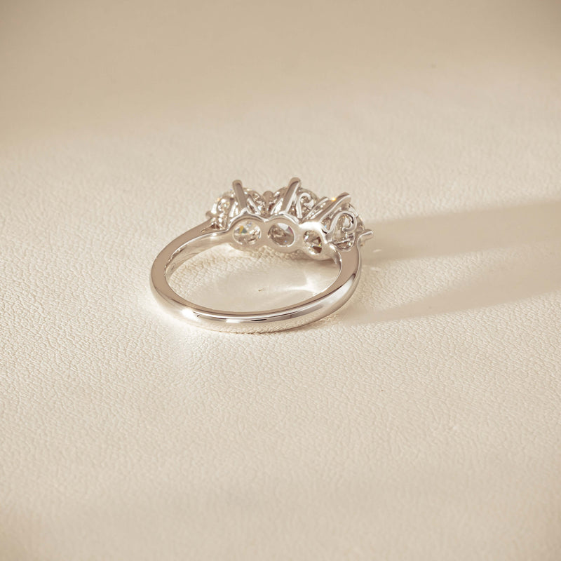 18ct White Gold 2.24ct Diamond Coronado Ring