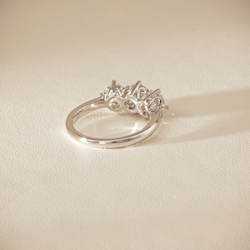 18ct White Gold 2.24ct Diamond Coronado Ring