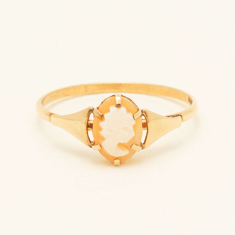 Deja Vu 9ct Yellow Gold Petite Cameo Ring - Ring - Walker & Hall