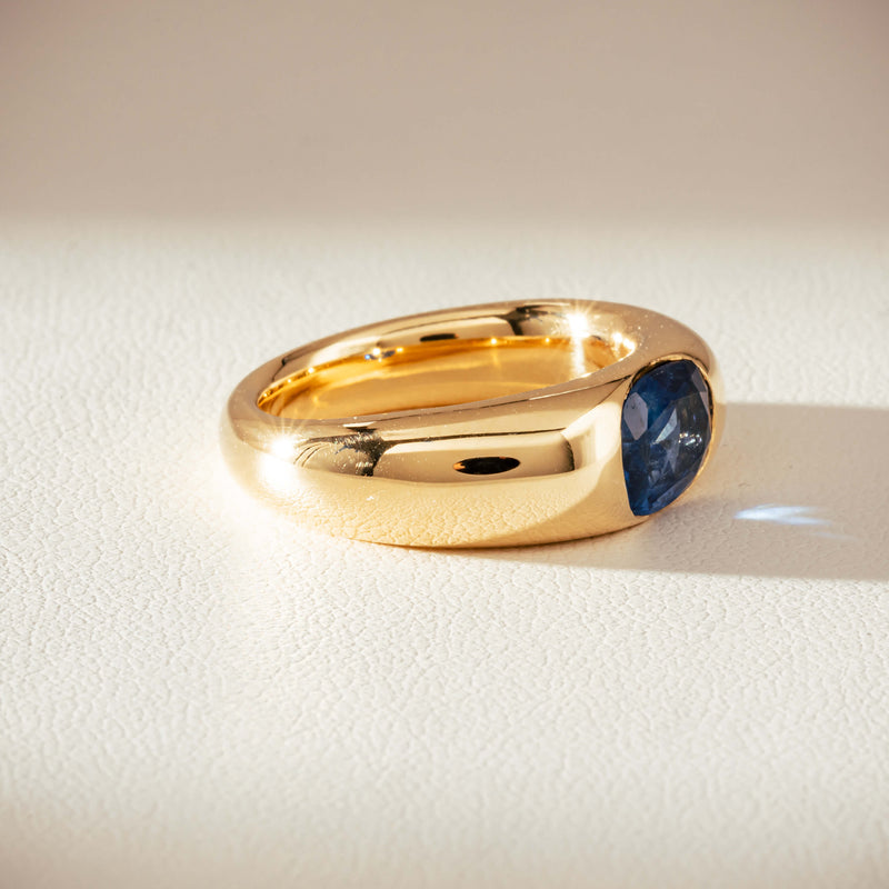 Vintage 18ct Yellow Gold 2.00ct Sapphire Ring-Ring-Walker & Hall