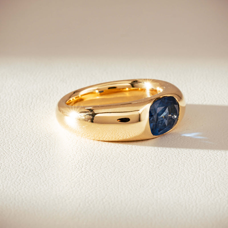 Vintage 18ct Yellow Gold 2.00ct Sapphire Ring-Ring-Walker & Hall