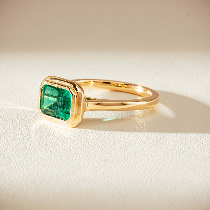 18ct Yellow Gold 1.89ct Emerald Windsor Ring-Ring-Walker & Hall