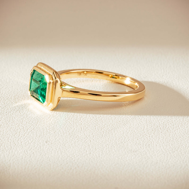 18ct Yellow Gold 1.89ct Emerald Windsor Ring-Ring-Walker & Hall