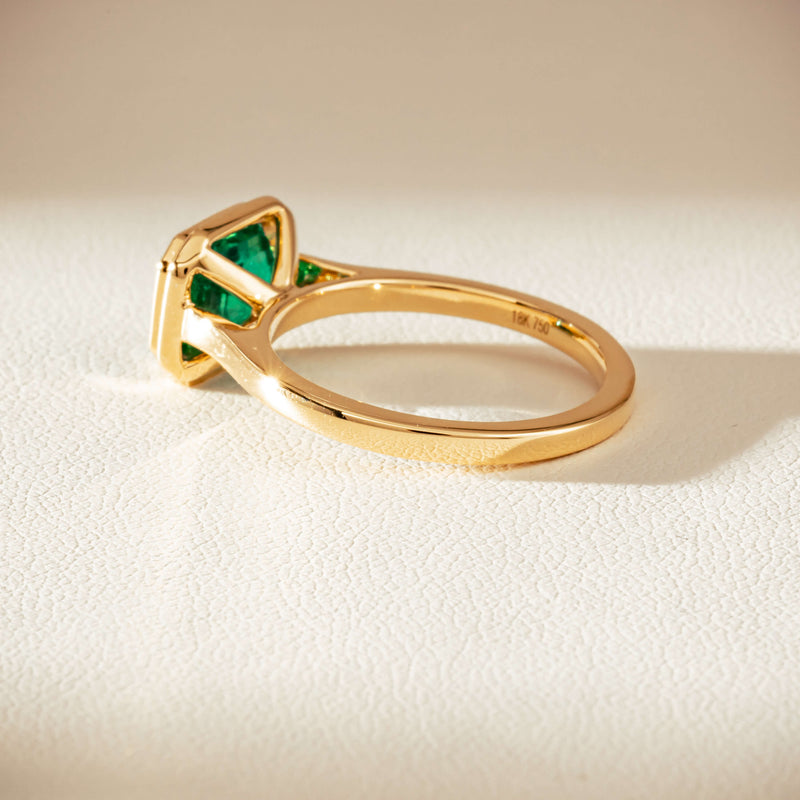 18ct Yellow Gold 1.89ct Emerald Windsor Ring-Ring-Walker & Hall