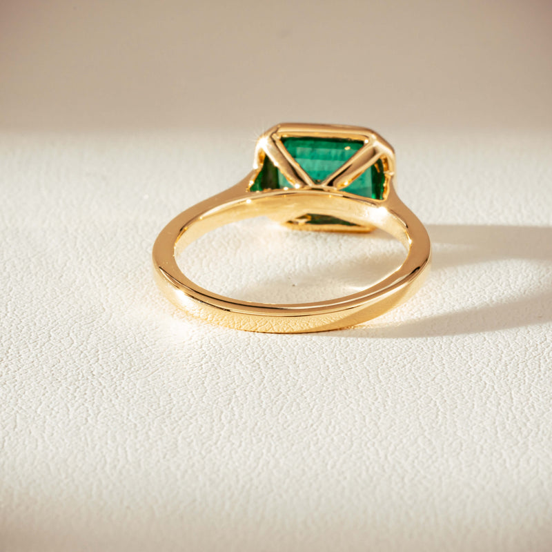 18ct Yellow Gold 1.89ct Emerald Windsor Ring-Ring-Walker & Hall