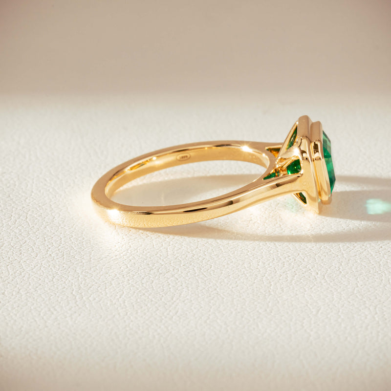 18ct Yellow Gold 1.89ct Emerald Windsor Ring-Ring-Walker & Hall