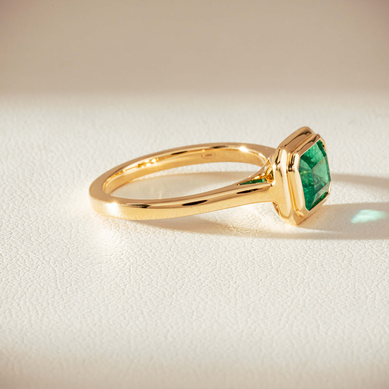 18ct Yellow Gold 1.89ct Emerald Windsor Ring-Ring-Walker & Hall