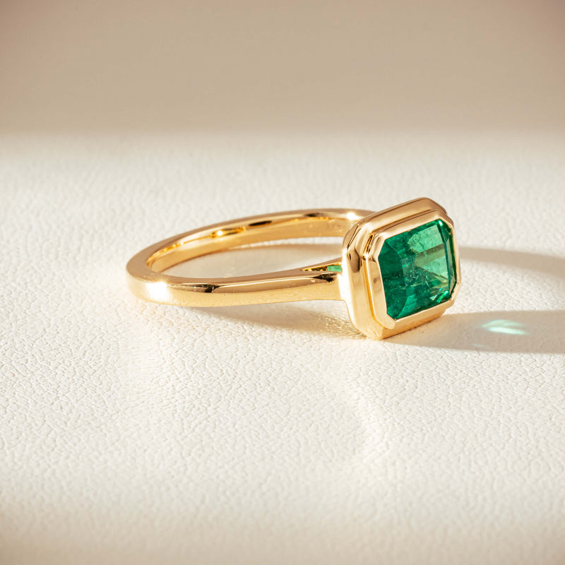 18ct Yellow Gold 1.89ct Emerald Windsor Ring-Ring-Walker & Hall