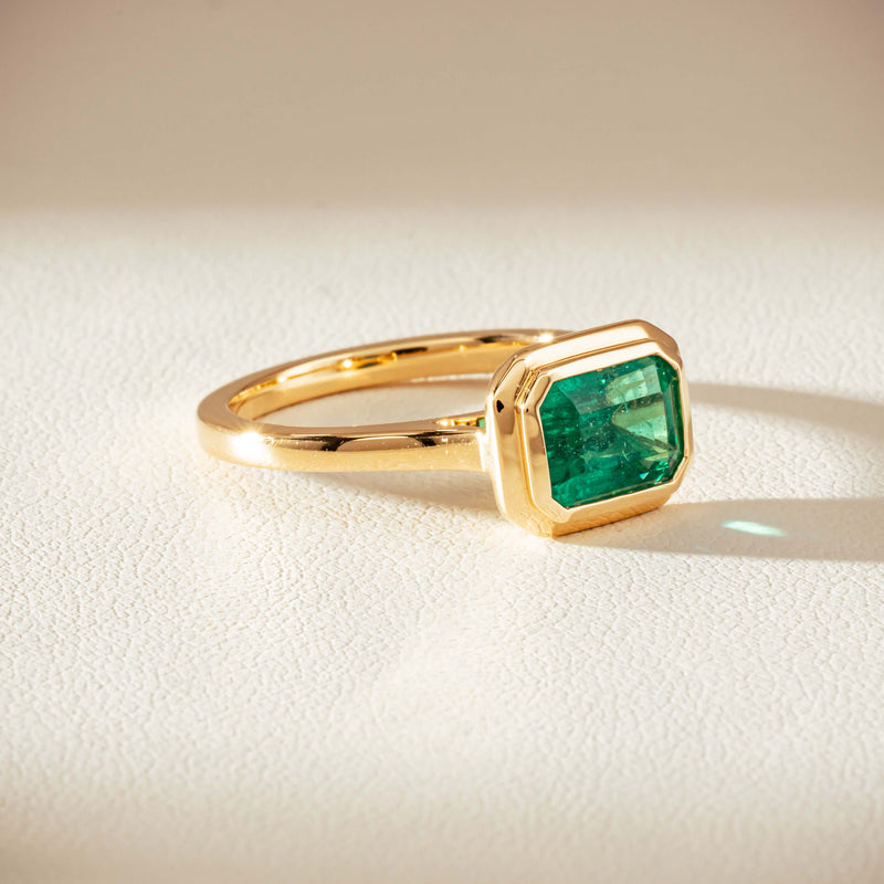 18ct Yellow Gold 1.89ct Emerald Windsor Ring-Ring-Walker & Hall