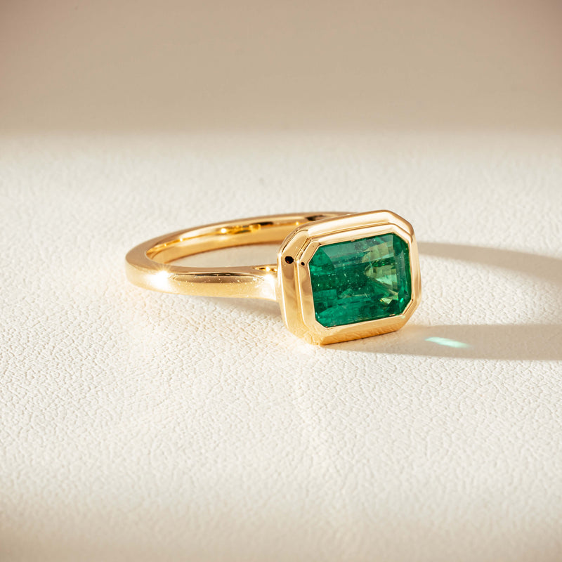 18ct Yellow Gold 1.89ct Emerald Windsor Ring-Ring-Walker & Hall