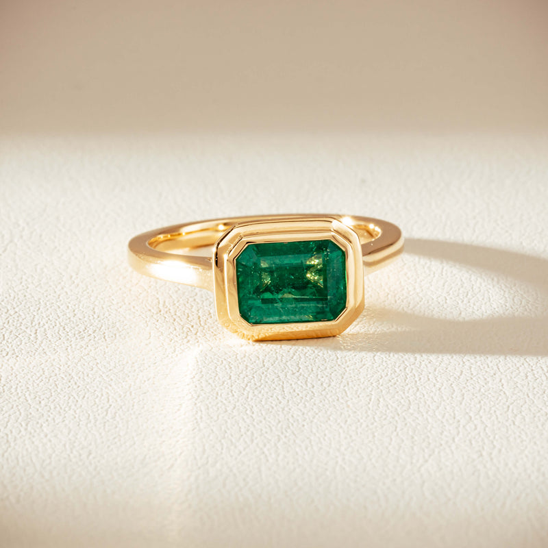 18ct Yellow Gold 1.89ct Emerald Windsor Ring-Ring-Walker & Hall