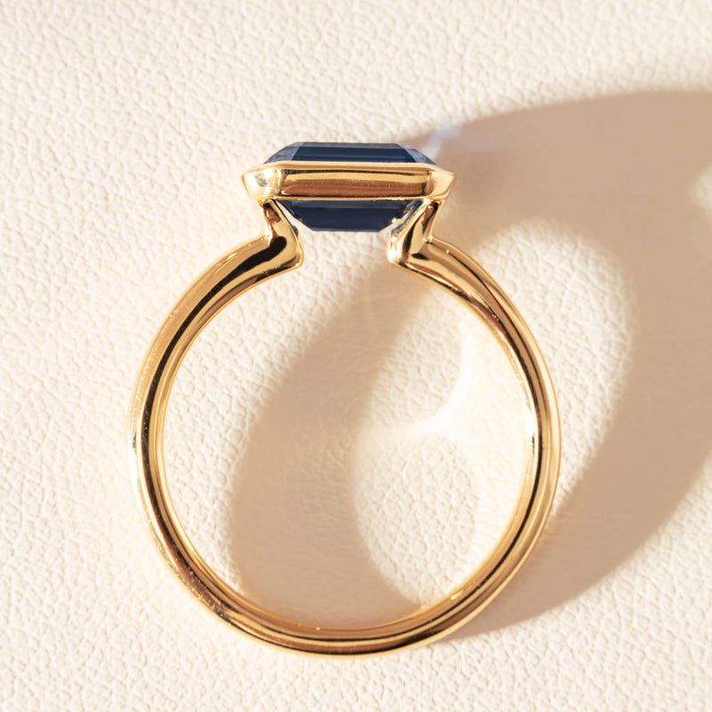 18ct Yellow Gold 2.11ct Sapphire Elle Ring-Ring-Walker & Hall