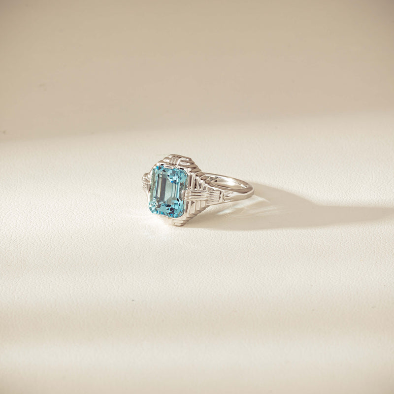 18ct White Gold 2.20ct Aquamarine Nile Ring - Ring - Walker & Hall