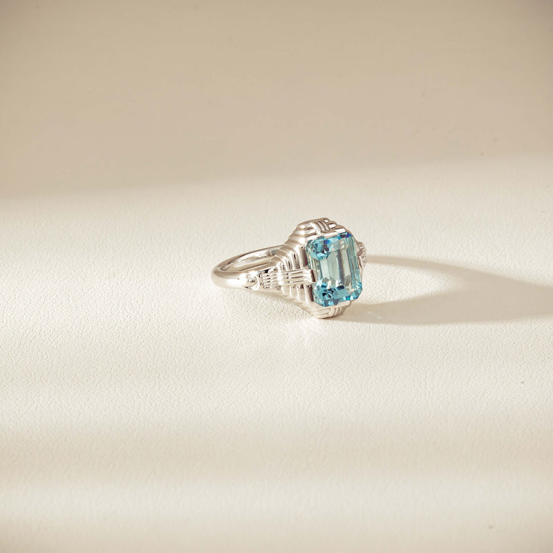 18ct White Gold 2.20ct Aquamarine Nile Ring - Ring - Walker & Hall