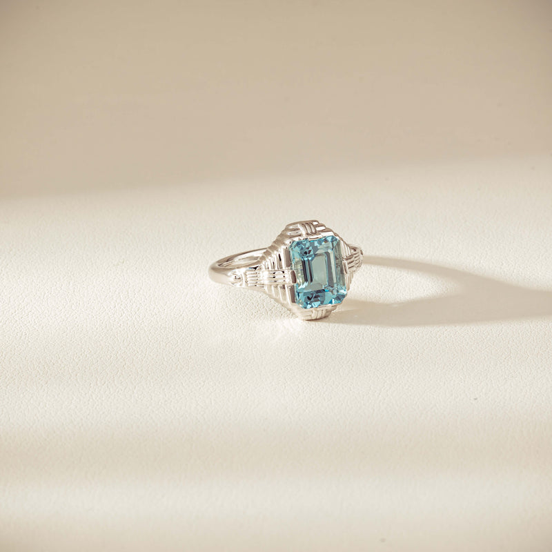 18ct White Gold 2.20ct Aquamarine Nile Ring - Ring - Walker & Hall