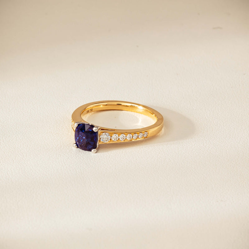 18ct Yellow Gold 1.55ct Sapphire & Diamond Vantage Ring - Ring - Walker & Hall