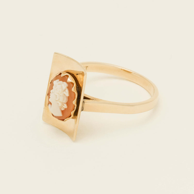 Deja Vu 9ct Yellow Gold Cameo Plaque Ring - Ring - Walker & Hall