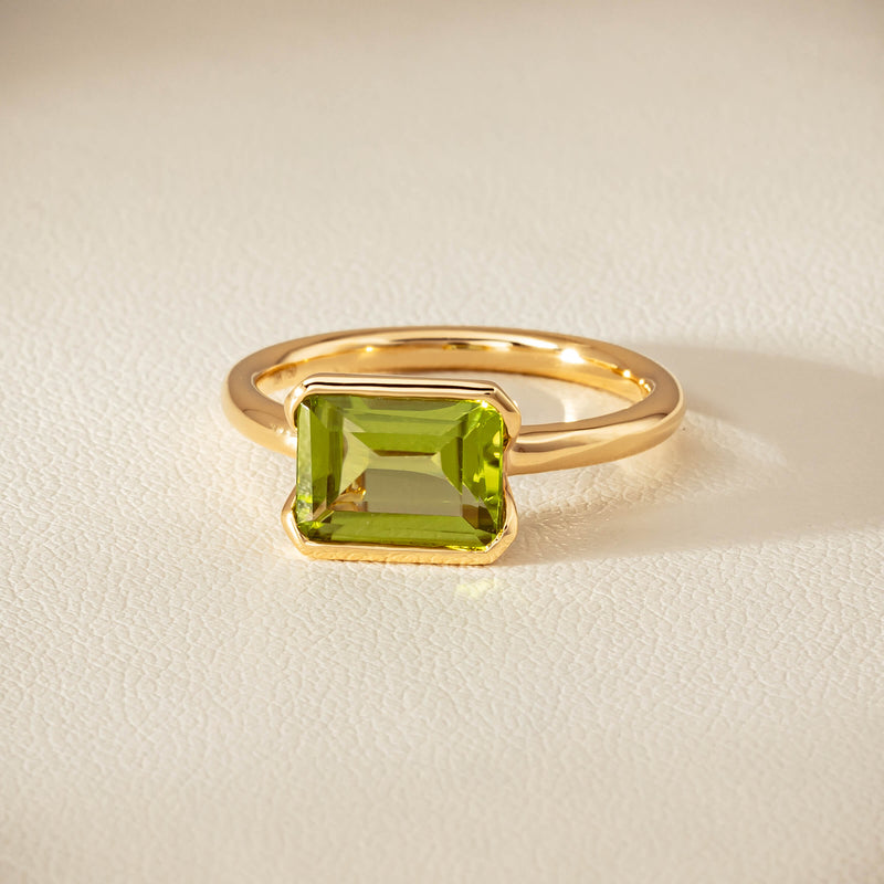 18ct Yellow Gold Peridot Elle Ring - Ring - Walker & Hall