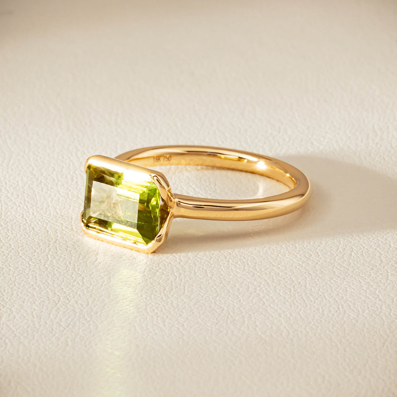 18ct Yellow Gold Peridot Elle Ring - Ring - Walker & Hall