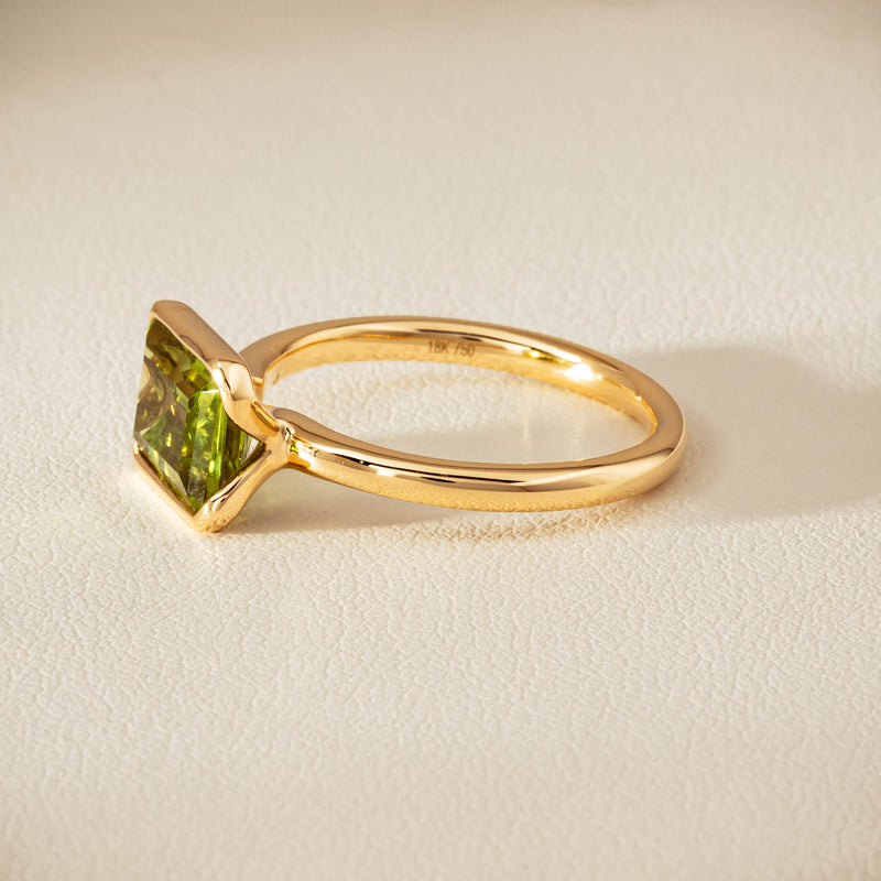 18ct Yellow Gold Peridot Elle Ring - Ring - Walker & Hall