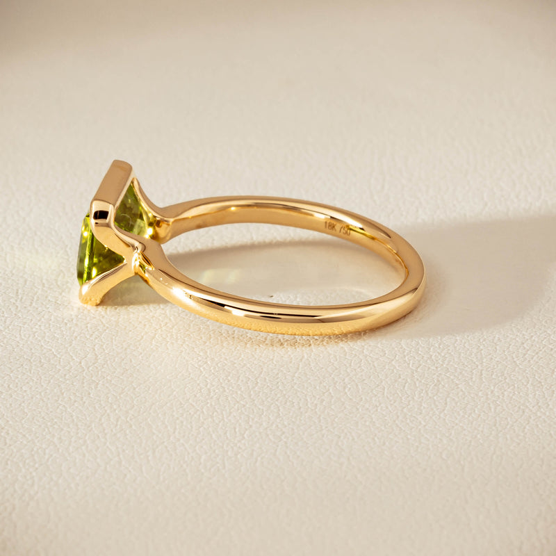 18ct Yellow Gold Peridot Elle Ring - Ring - Walker & Hall