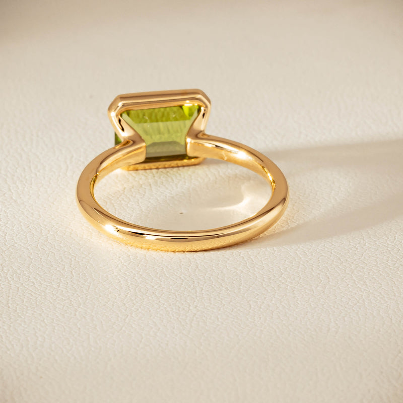 18ct Yellow Gold Peridot Elle Ring - Ring - Walker & Hall