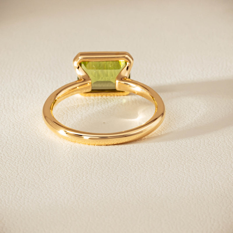 18ct Yellow Gold Peridot Elle Ring - Ring - Walker & Hall