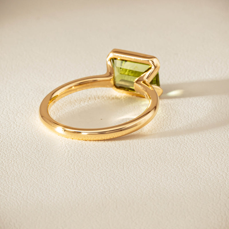 18ct Yellow Gold Peridot Elle Ring - Ring - Walker & Hall