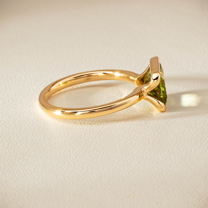 18ct Yellow Gold Peridot Elle Ring - Ring - Walker & Hall
